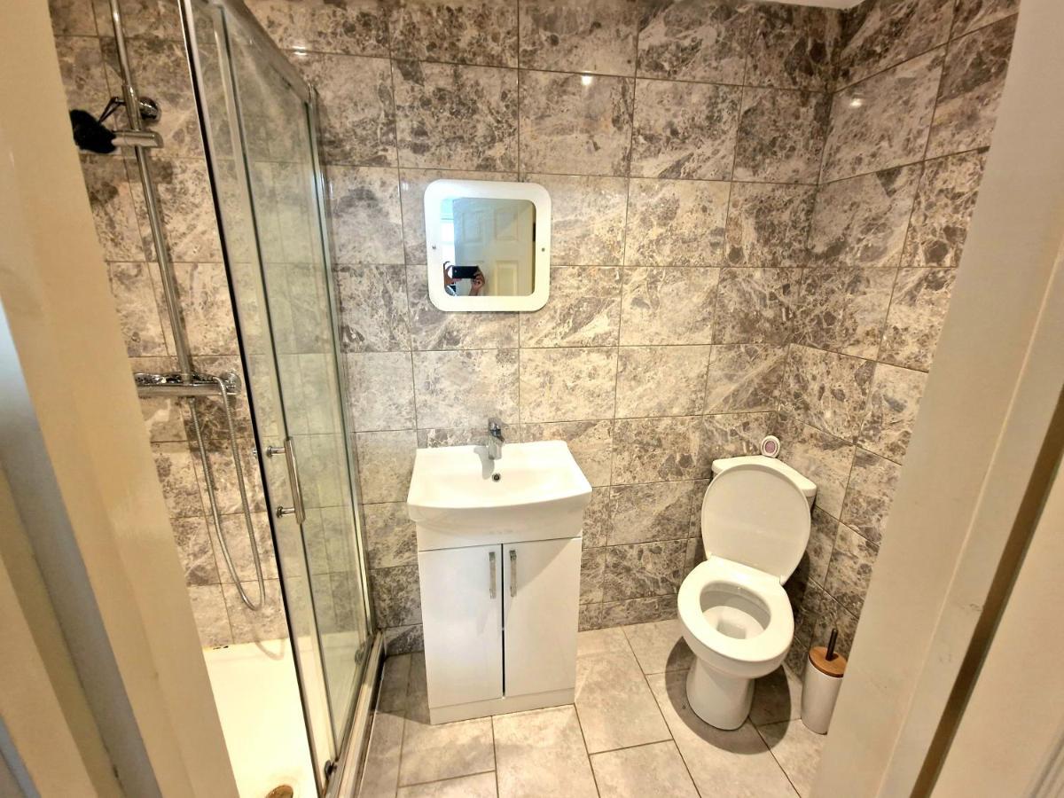 Mile End Budget Guesthouse Londra Esterno foto
