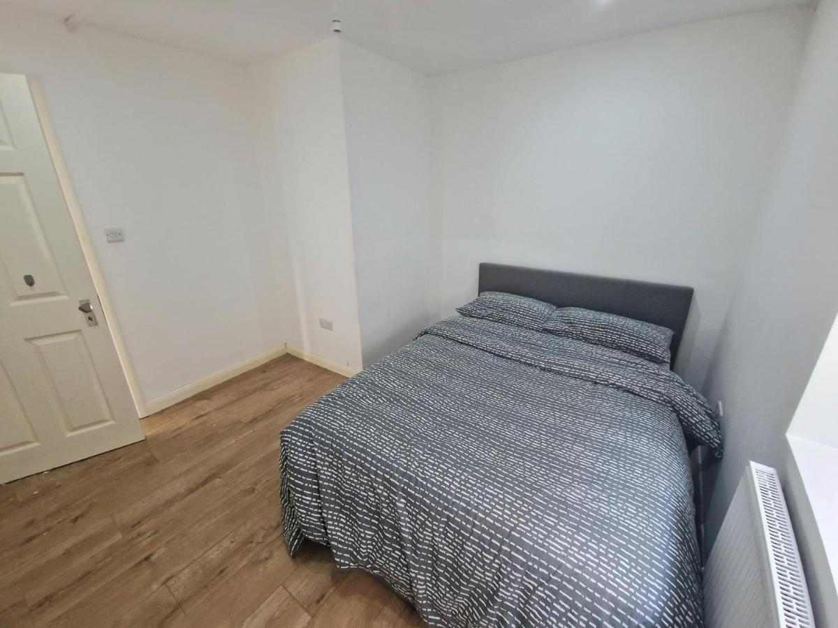 Mile End Budget Guesthouse Londra Esterno foto