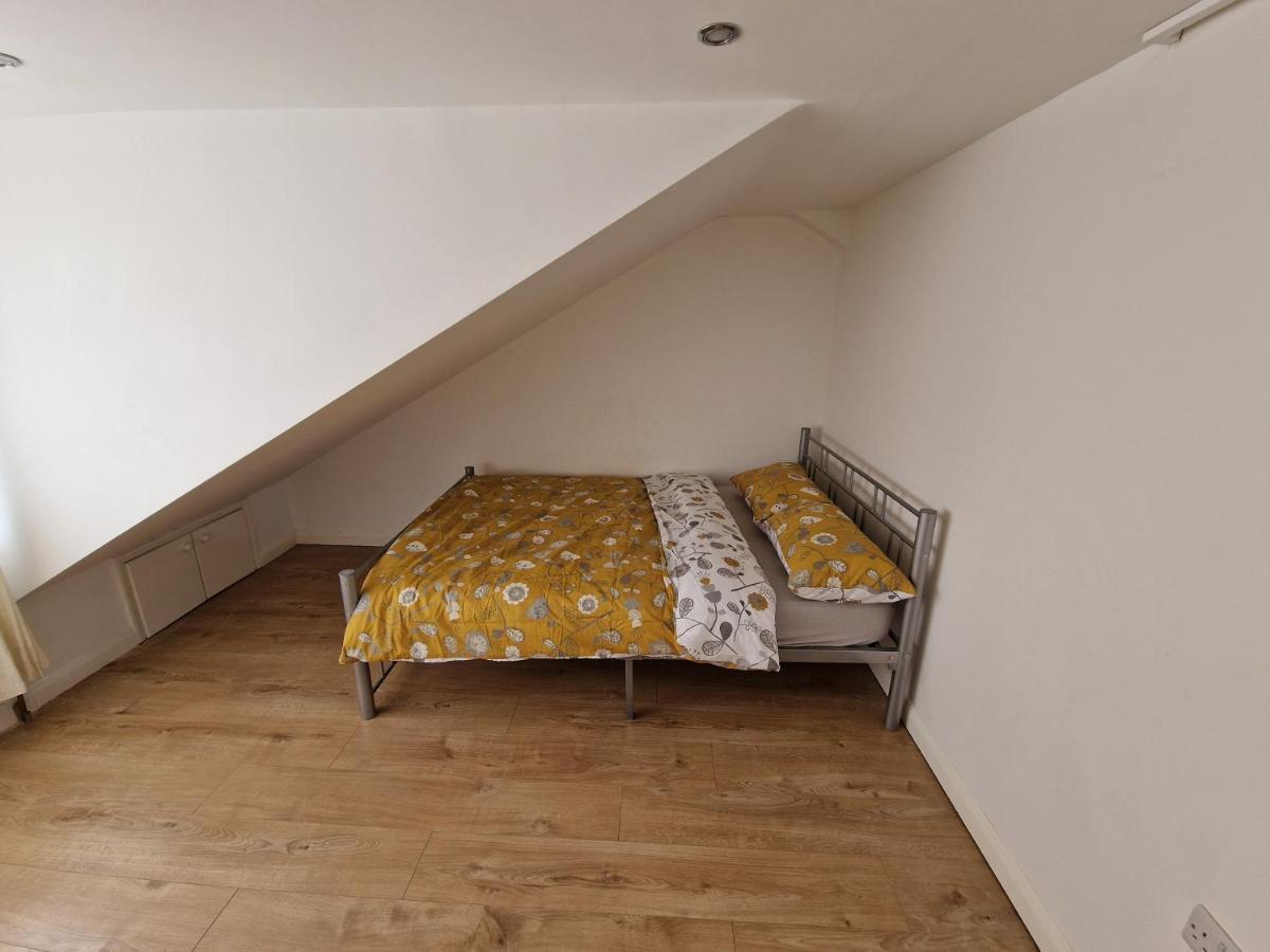 Mile End Budget Guesthouse Londra Esterno foto